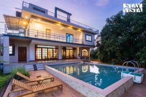 StayVista at FarmVille with Mountain View, Pool